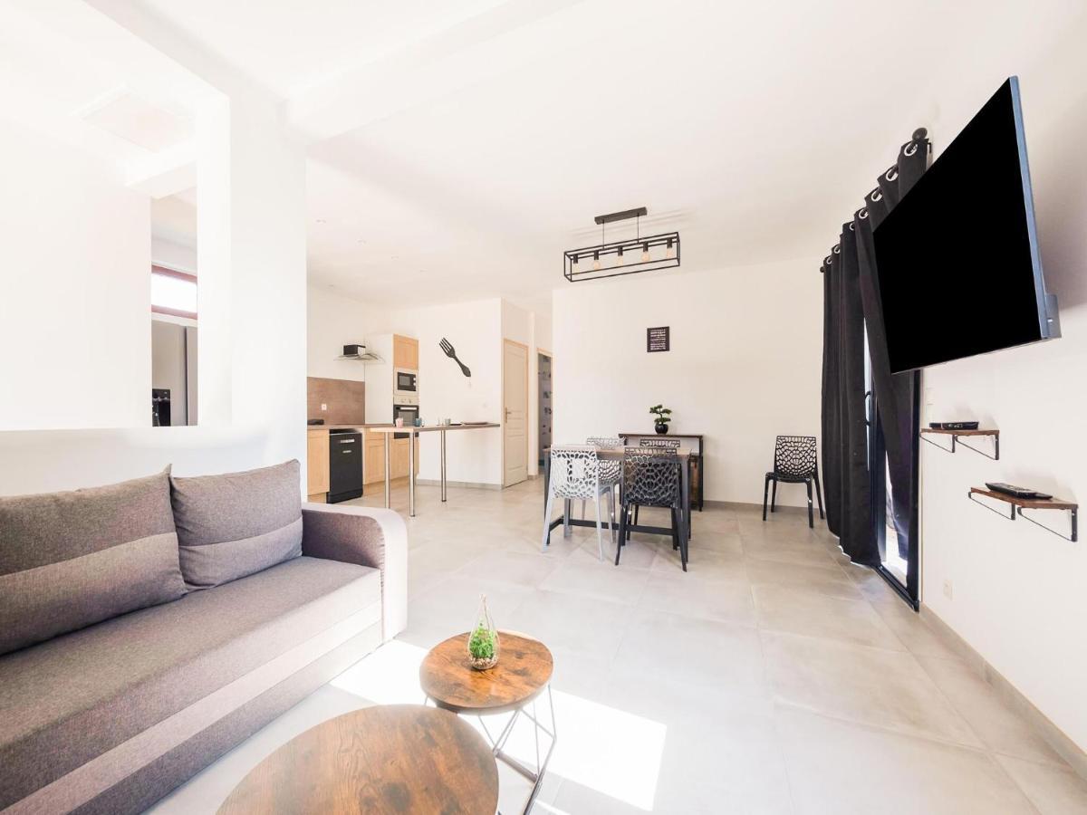 Fully Renovated House Only Few Minutes Walk Away From Ohama Beach เวียร์วิลล์ ซัวร์ แมร์ ภายนอก รูปภาพ